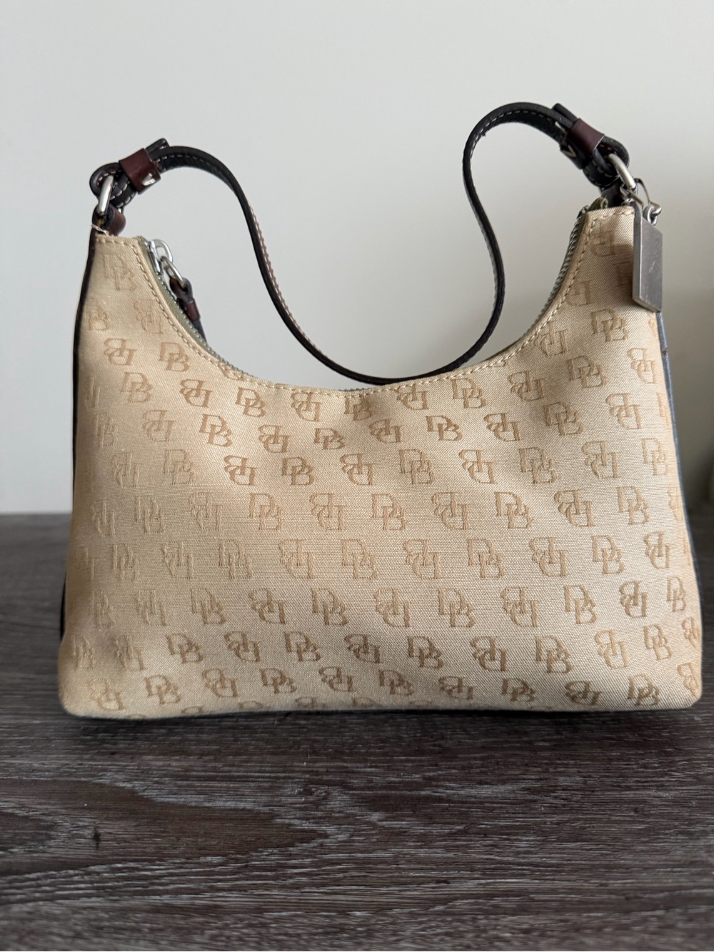 Vintage Dooney & Bourke H536K Signature Monogram Shoulder Bag - Picture 10 of 10